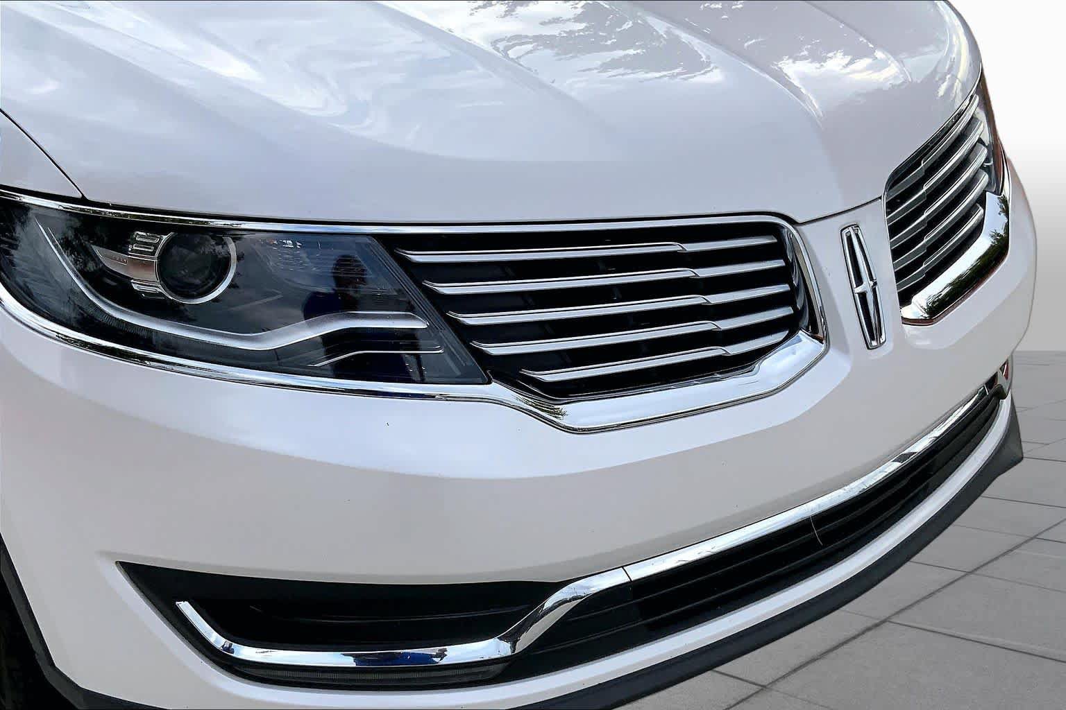 Used 2018 Lincoln MKX Reserve w/ Driver Assistance Package FWD image 31