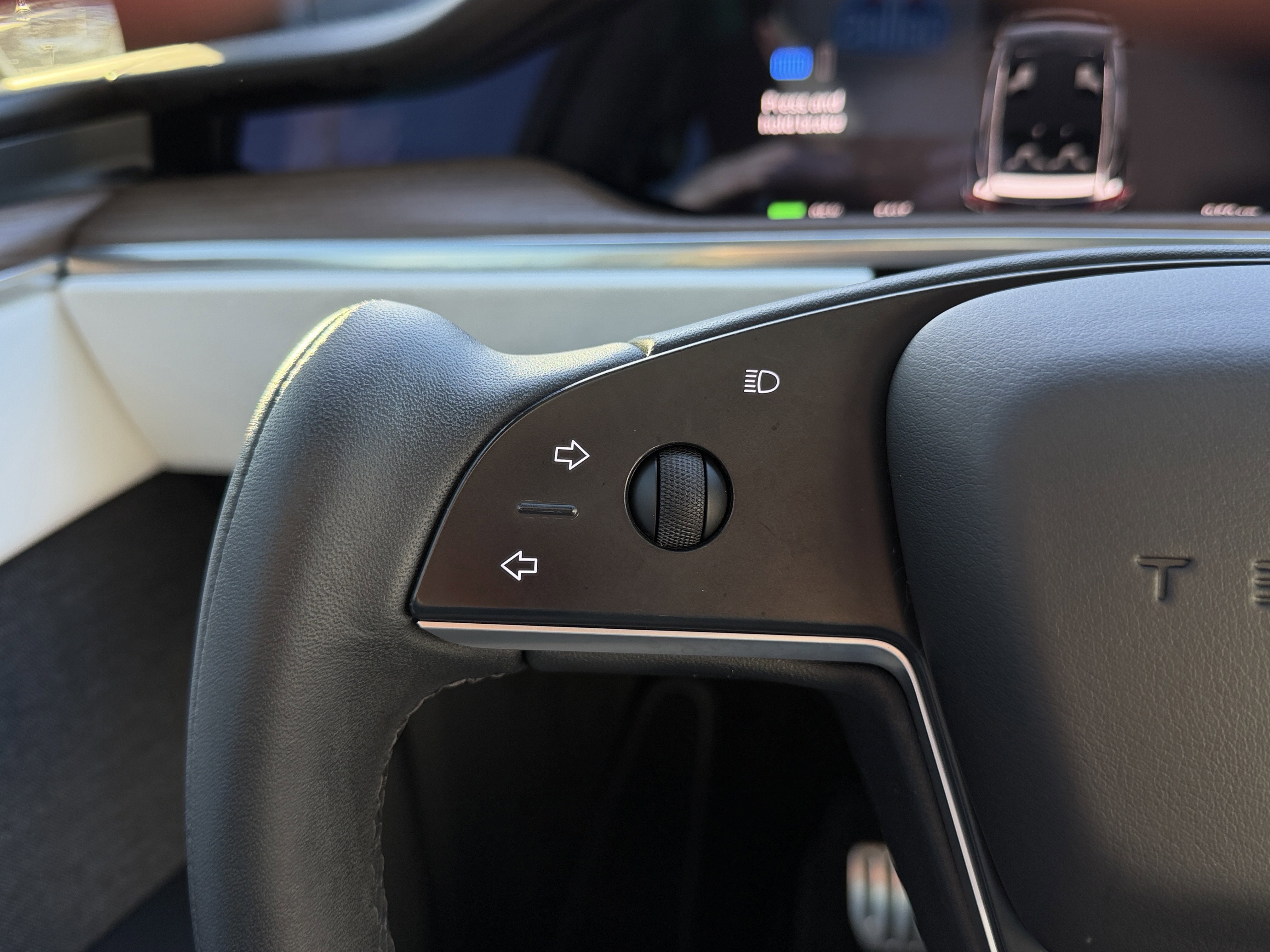 Used 2022 Tesla Model X image 65