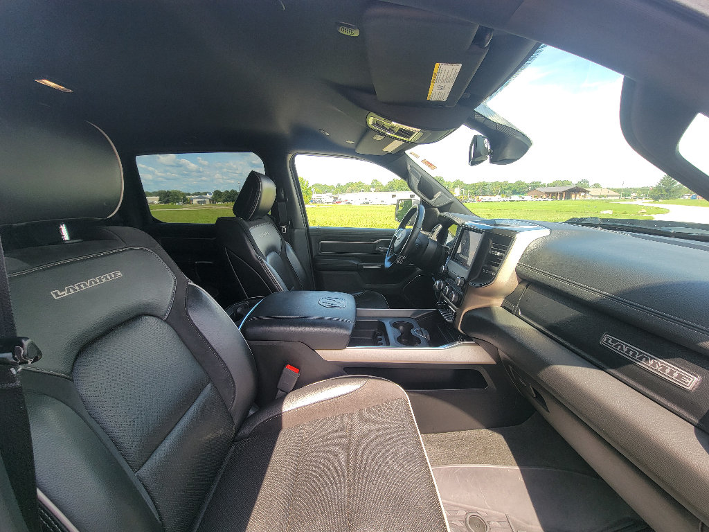 Used 2019 RAM 1500 Laramie w/ Sport Appearance Package AWD/4WD image 33