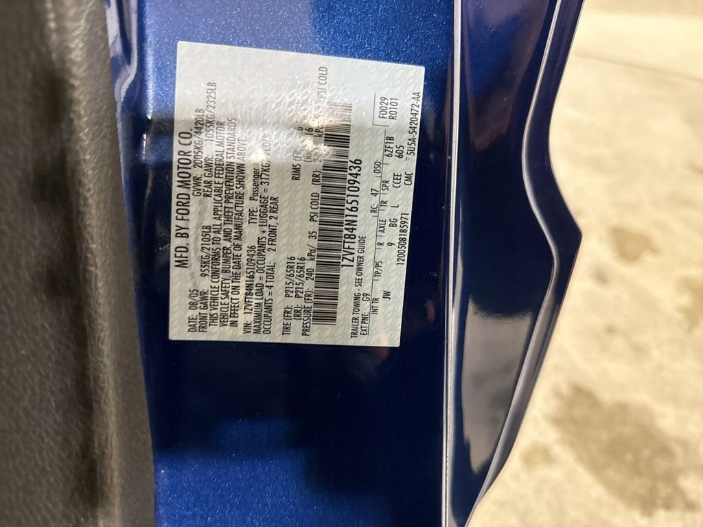 Used 2006 Ford Mustang Convertible image 26