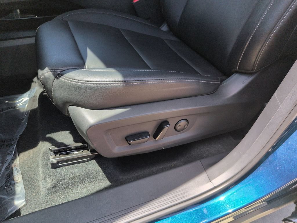 Certified 2025 Nissan Murano SL w/ Cargo Package AWD/4WD image 12