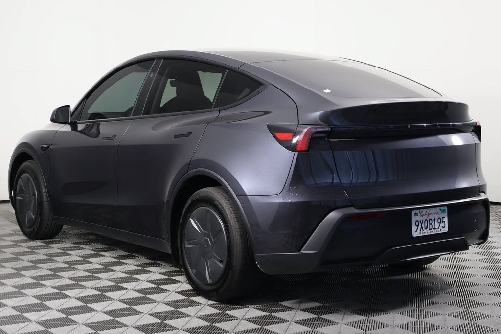 Used 2026 Tesla Model Y 2WD image 6