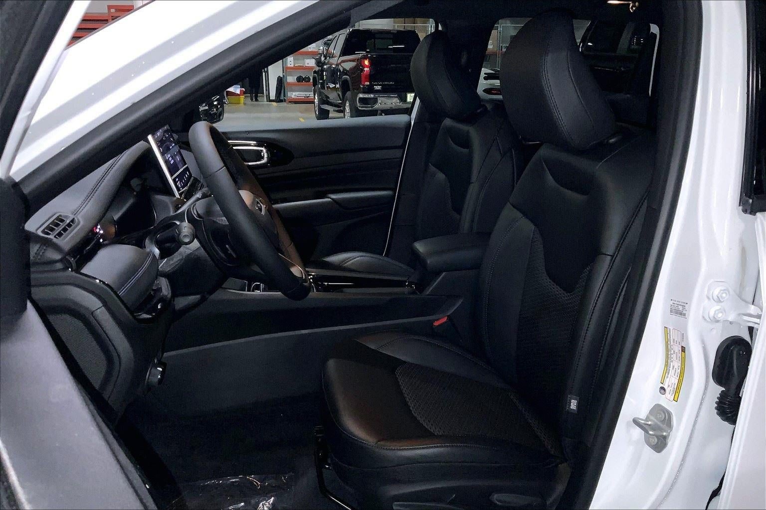 New 2026 Jeep Compass Latitude AWD/4WD image 9