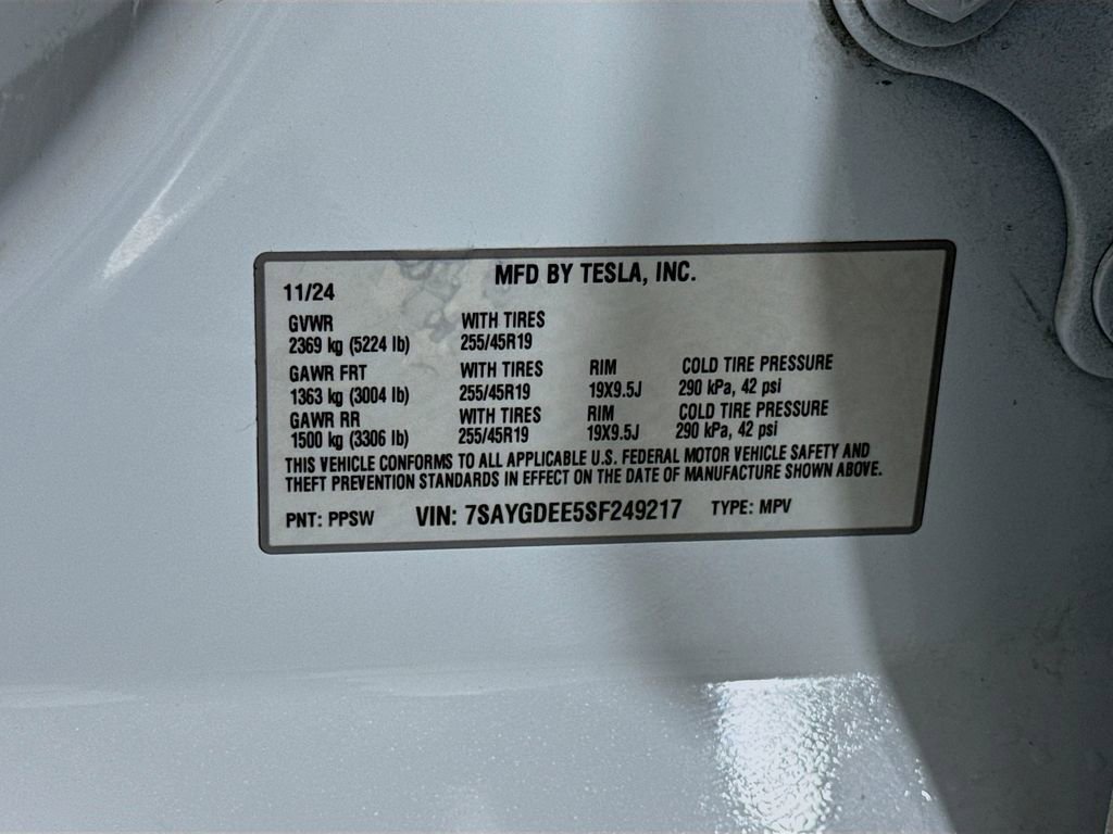 Used 2025 Tesla Model Y Long Range AWD/4WD image 56