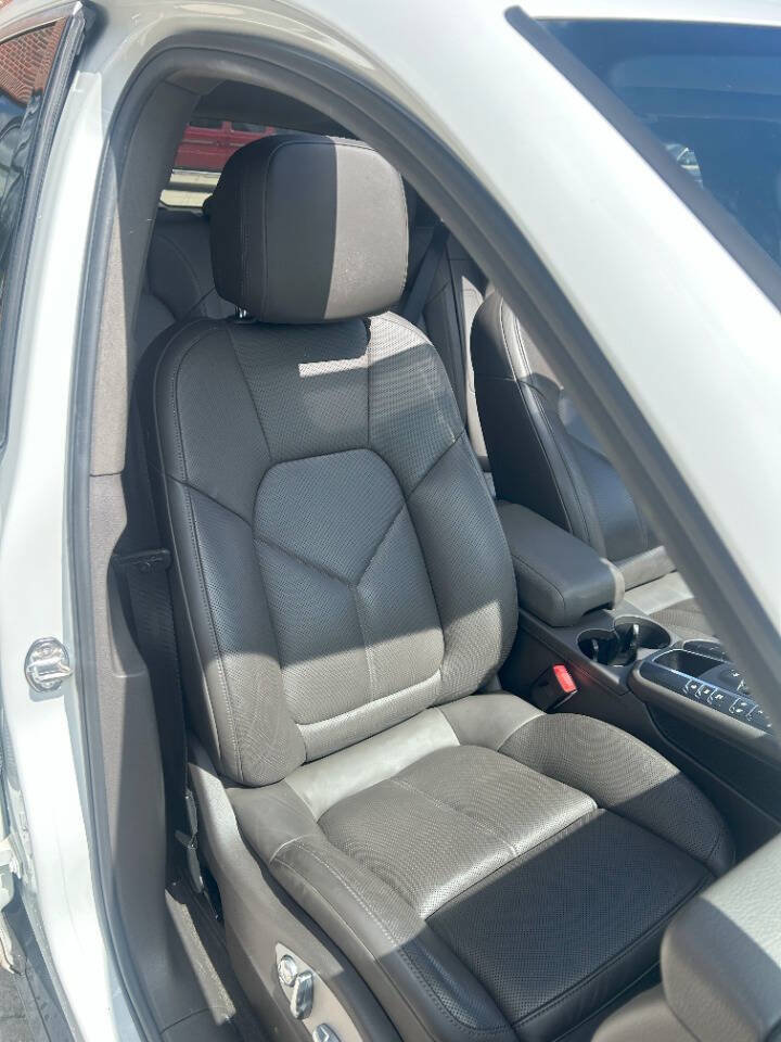 Used 2017 Porsche Macan S image 27