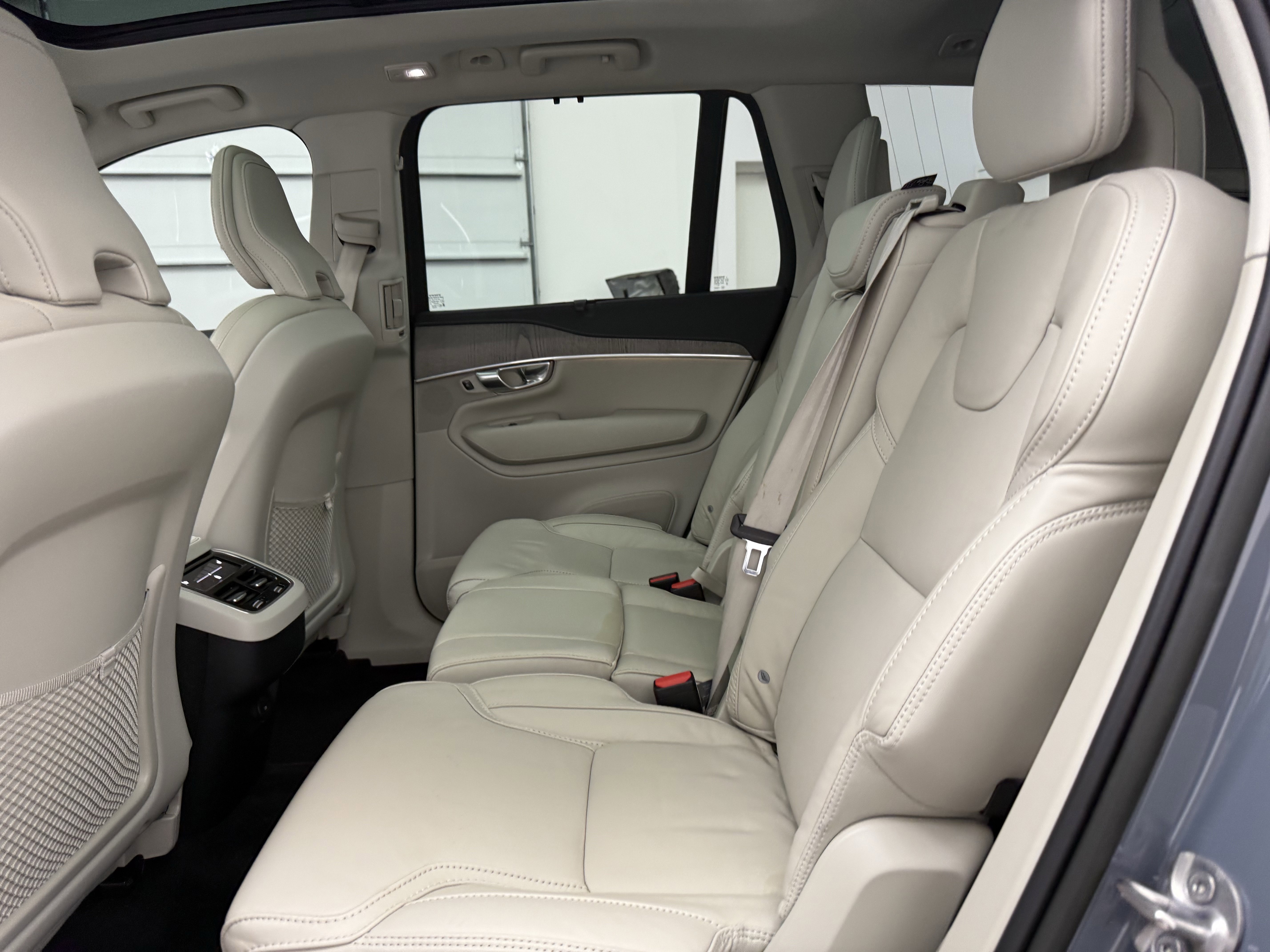 Certified 2023 Volvo XC90 B6 Ultimate w/ Protection Package Premier AWD/4WD image 25