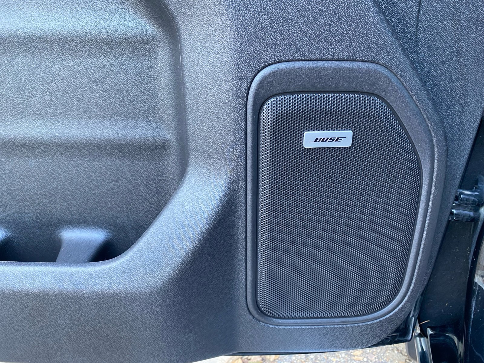 Used 2020 GMC Sierra 1500 SLT image 28