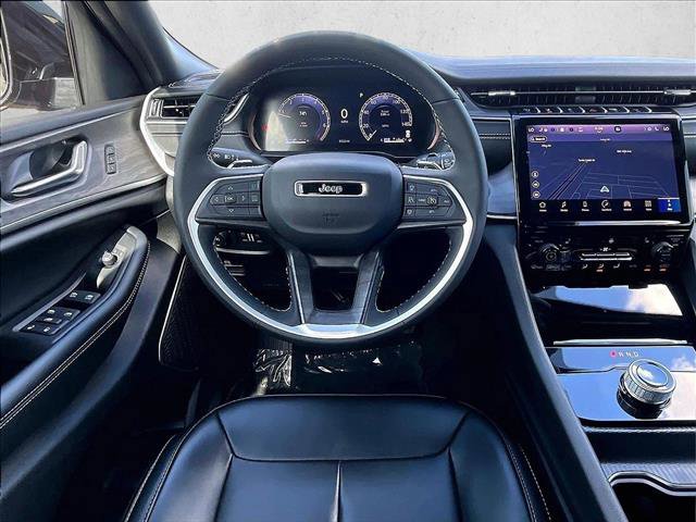 Used 2024 Jeep Grand Cherokee Limited w/ Black Appearance Package image 7