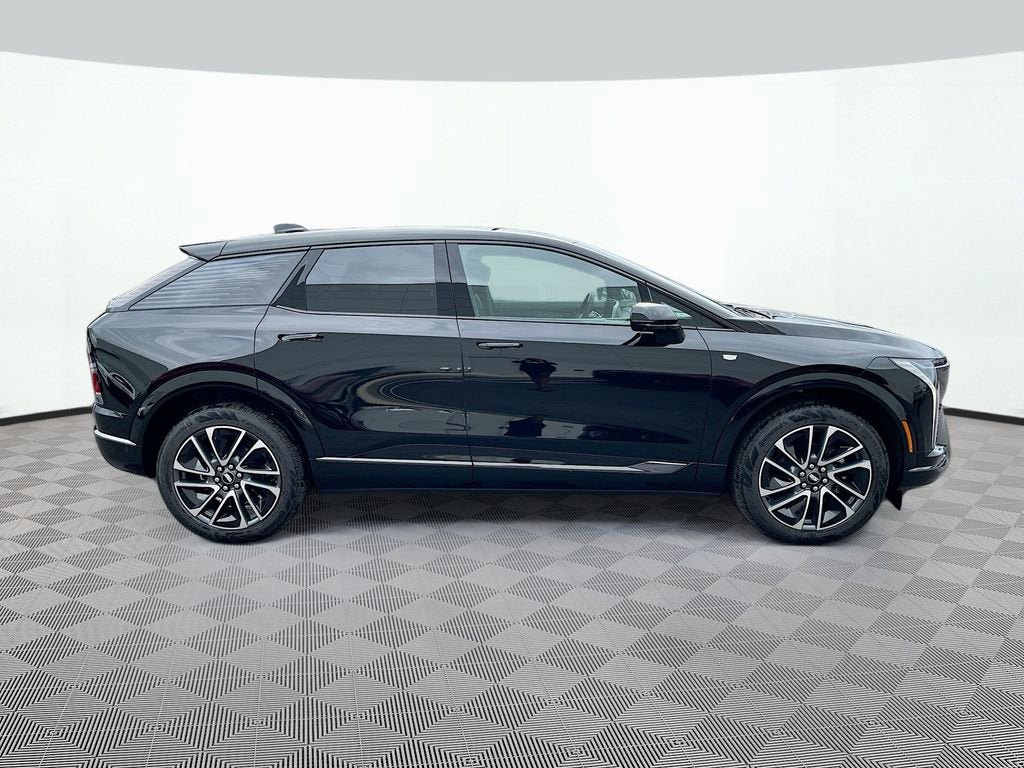 New 2026 Cadillac Optiq Sport 1 w/ LPO, Floor Liner Package AWD/4WD image 4