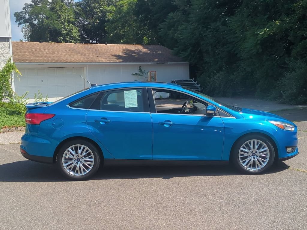 Used 2017 Ford Focus Titanium w/ Titanium Technology Package FWD image 3