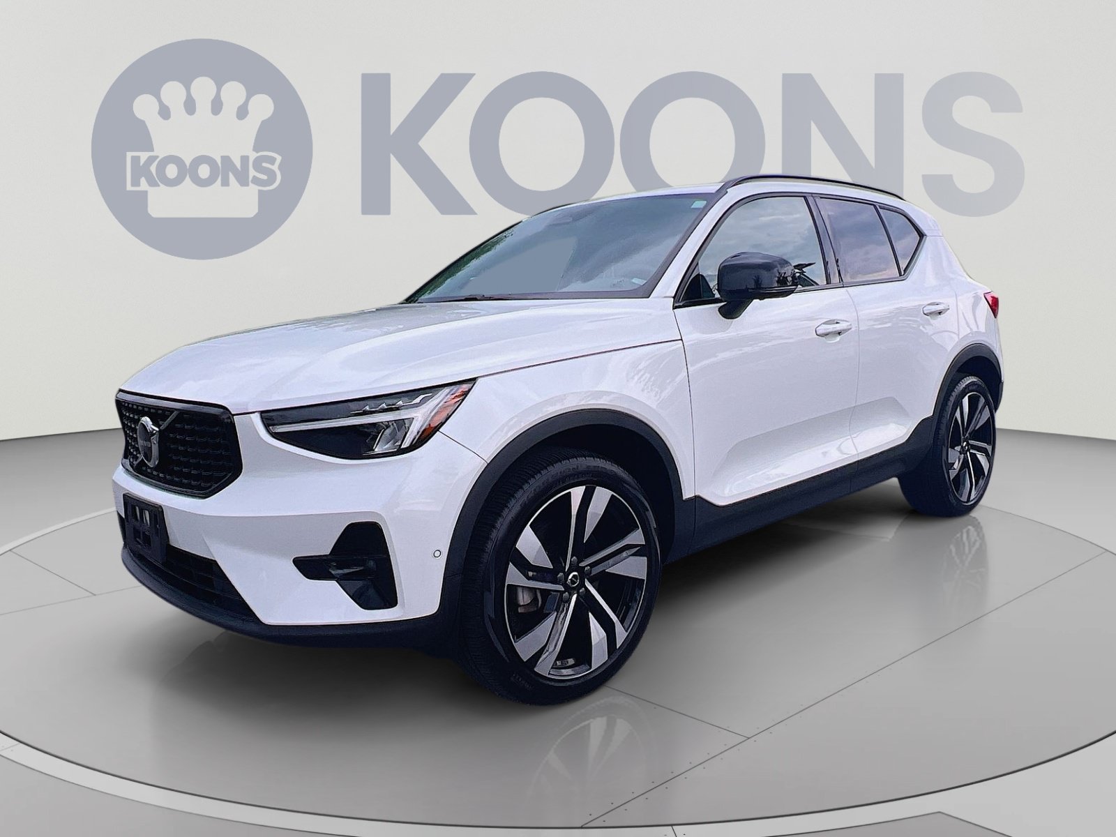 Certified 2023 Volvo XC40 B5 Plus w/ Climate Package AWD/4WD image 1