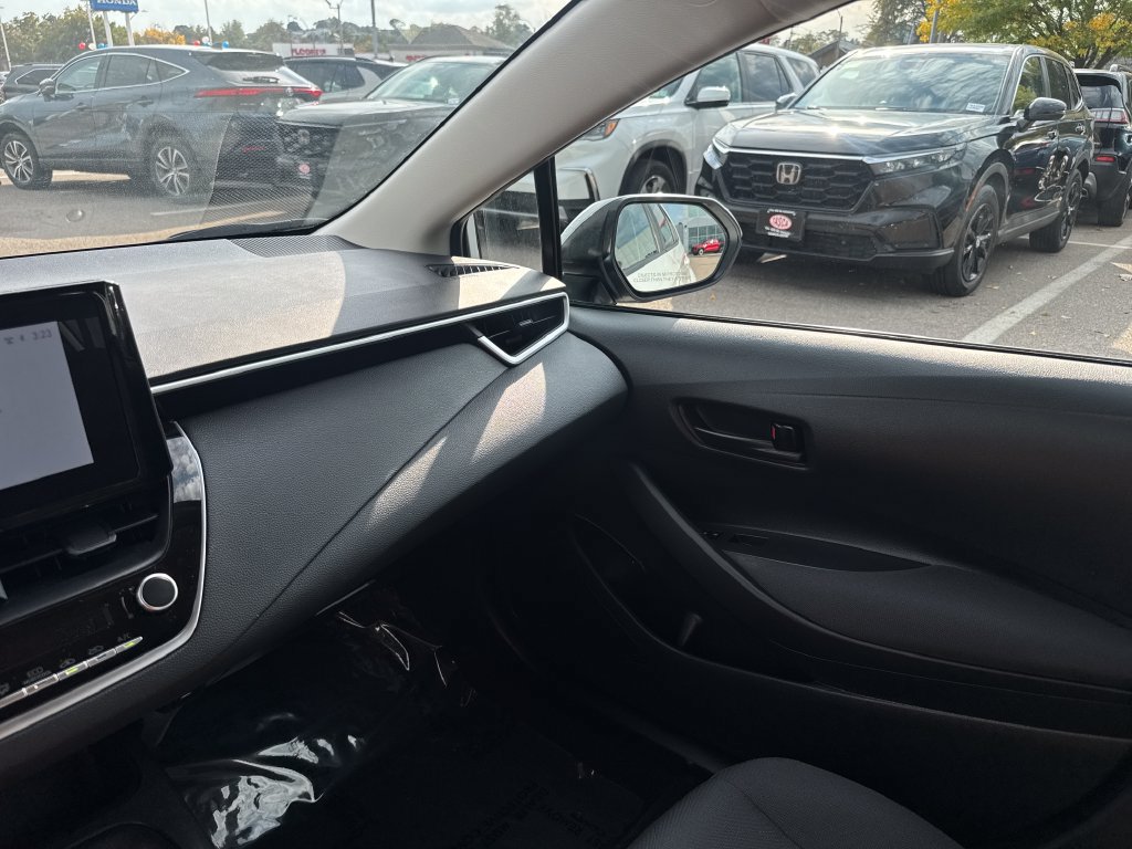 Used 2024 Toyota Corolla LE FWD image 29