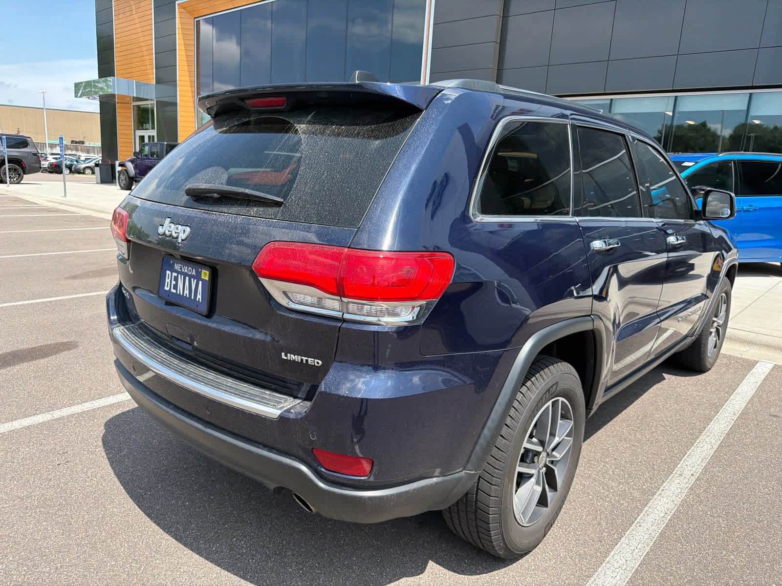 Used 2017 Jeep Grand Cherokee Limited w/ Luxury Group II AWD/4WD image 8