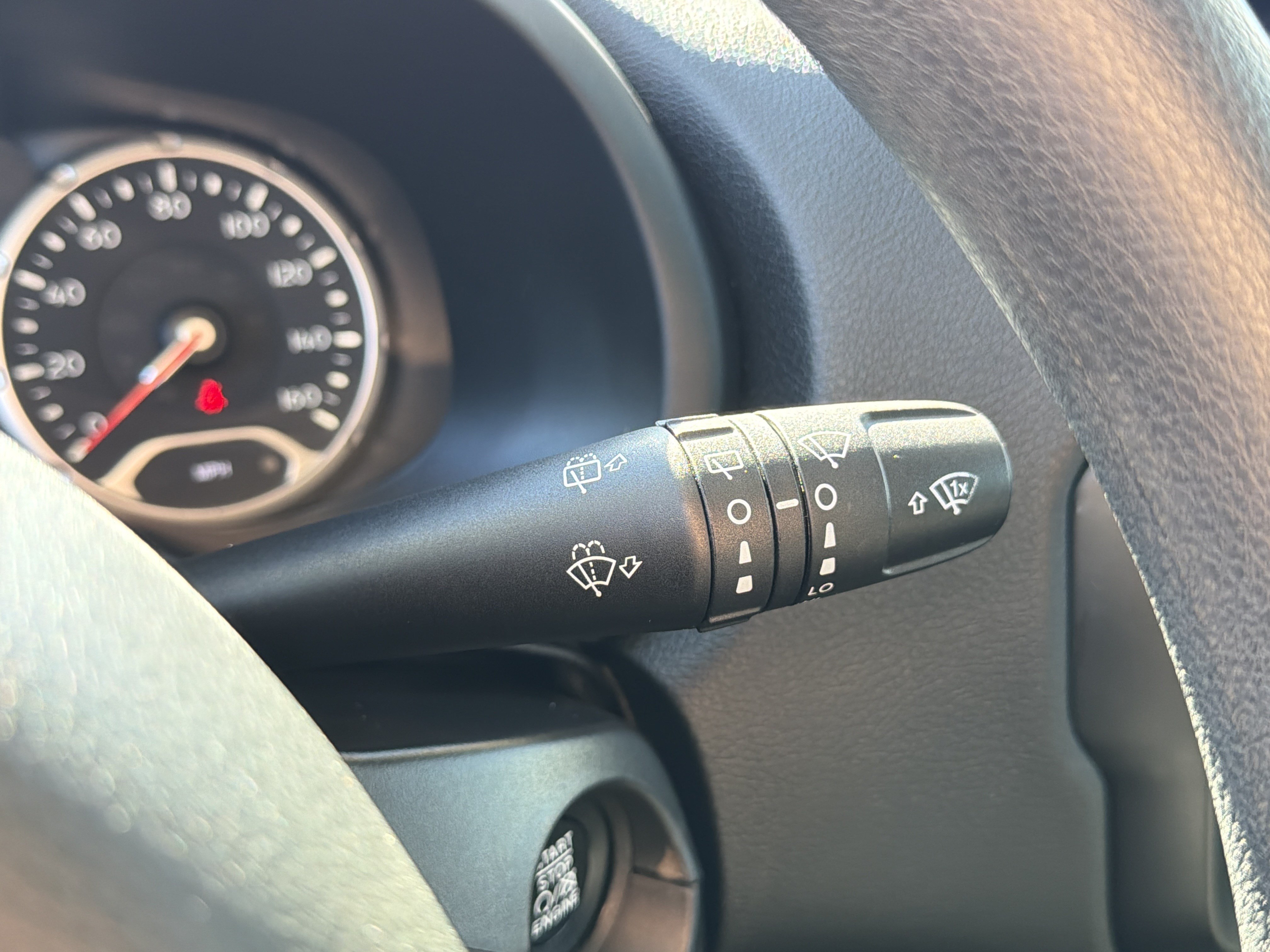 Used 2019 Jeep Renegade Sport w/ UConnect 7.0 Group AWD/4WD image 19