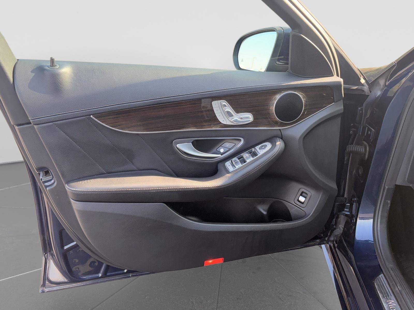 Used 2015 Mercedes-Benz C 300 Sedan image 10