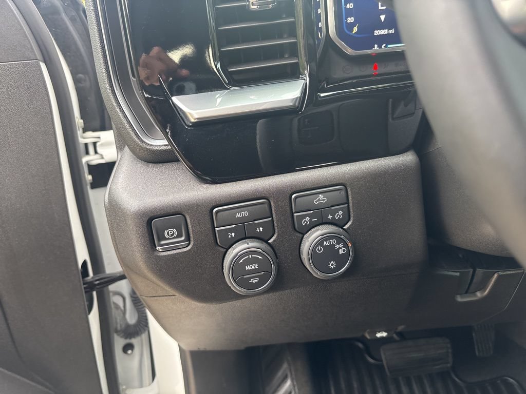 Certified 2026 Chevrolet Silverado 1500 LT AWD/4WD image 32