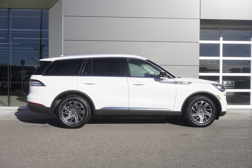 Used 2020 Lincoln Aviator AWD image 7