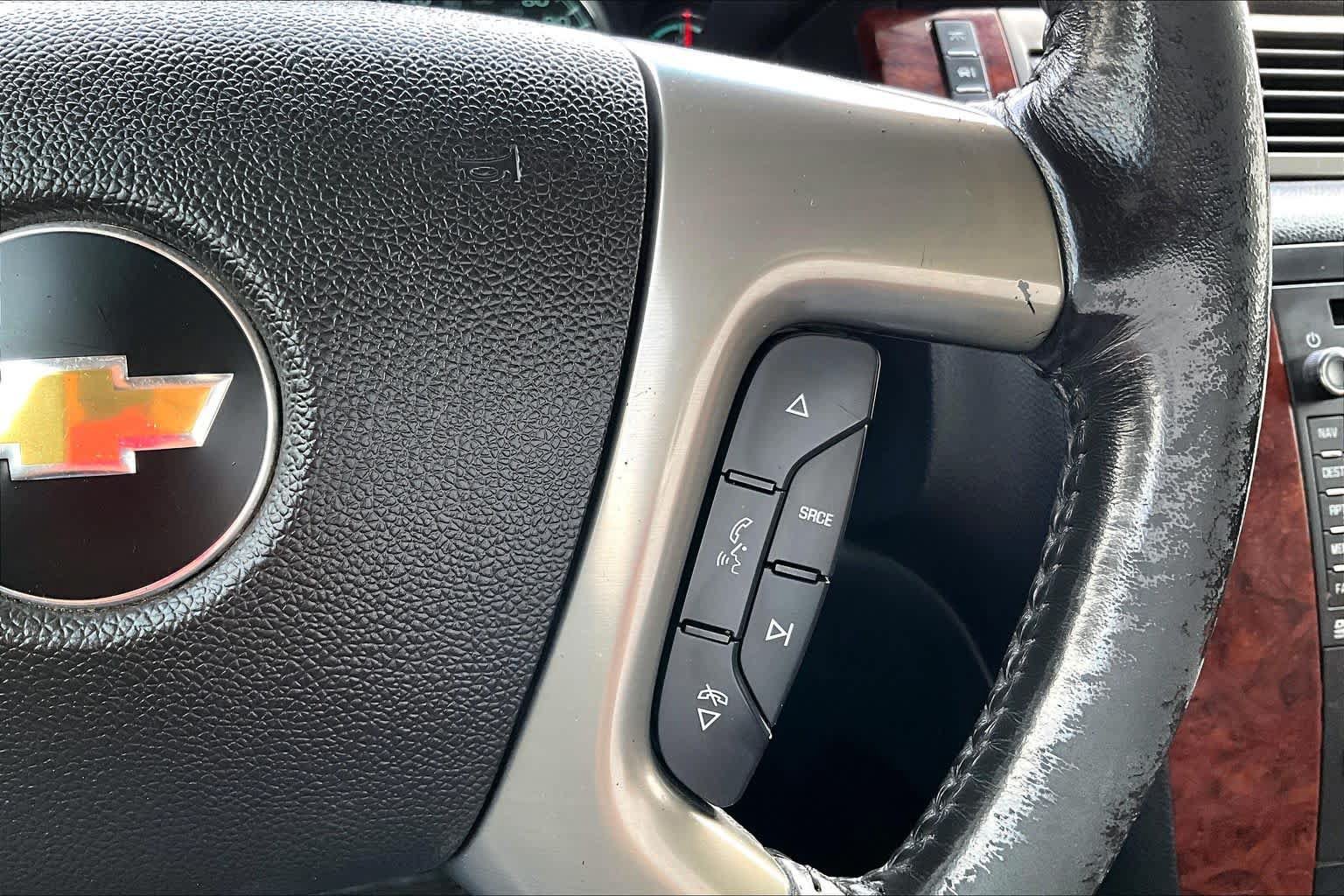 Used 2012 Chevrolet Avalanche LTZ AWD/4WD image 24