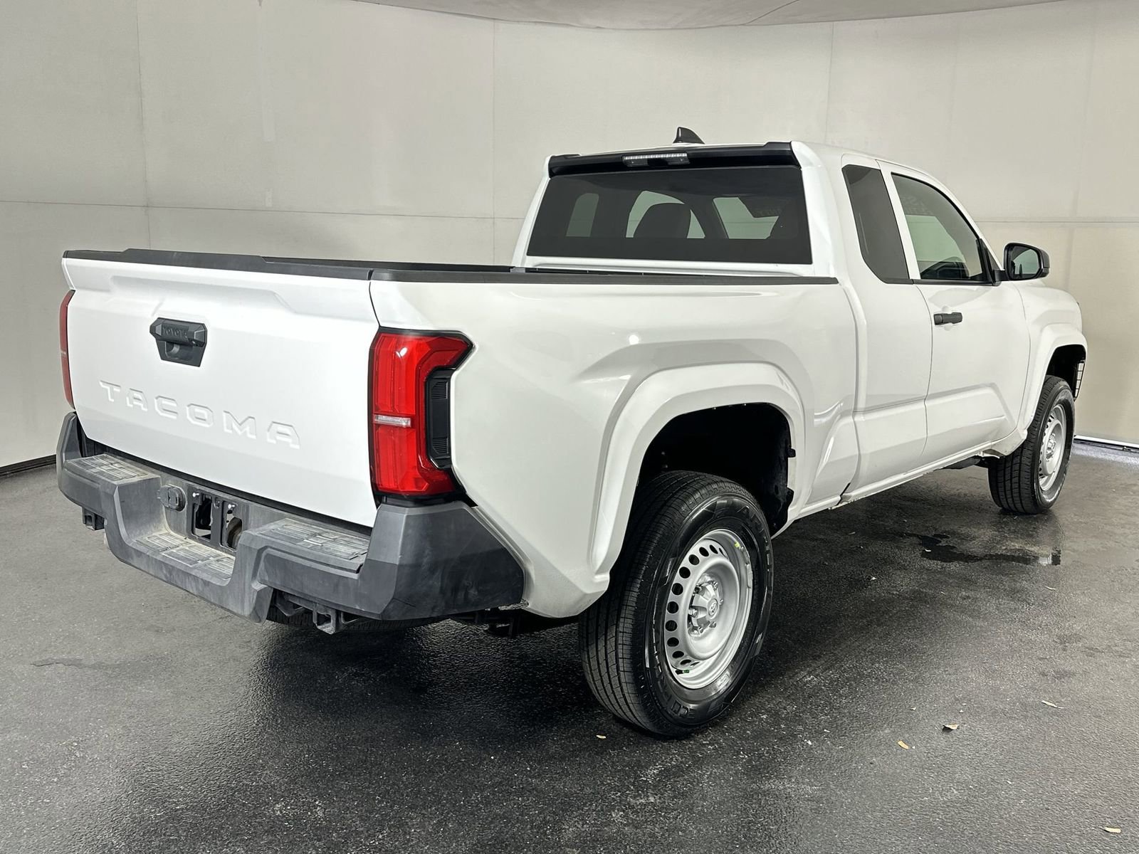 Used 2025 Toyota Tacoma SR image 8