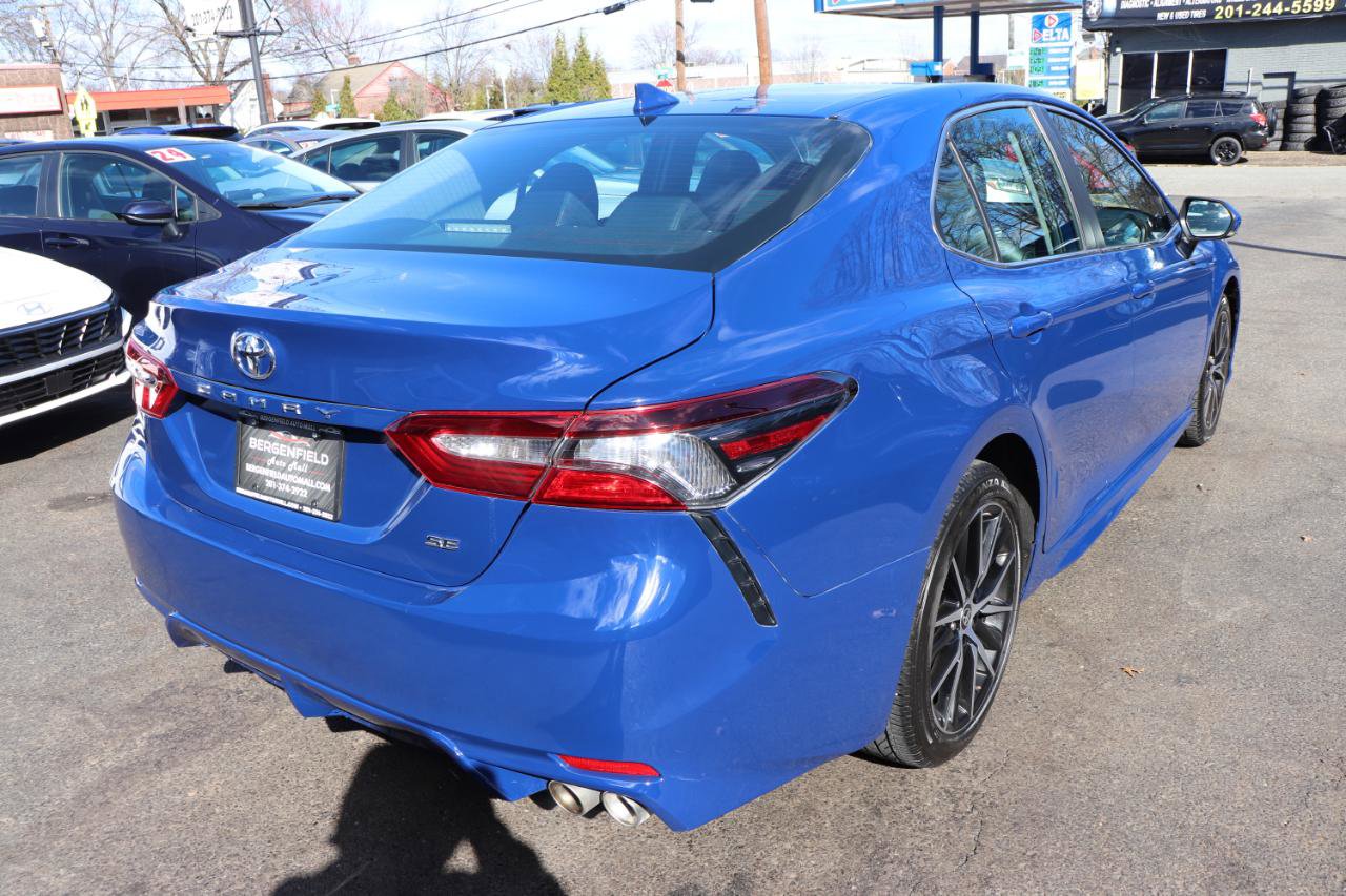 Used 2024 Toyota Camry SE image 5