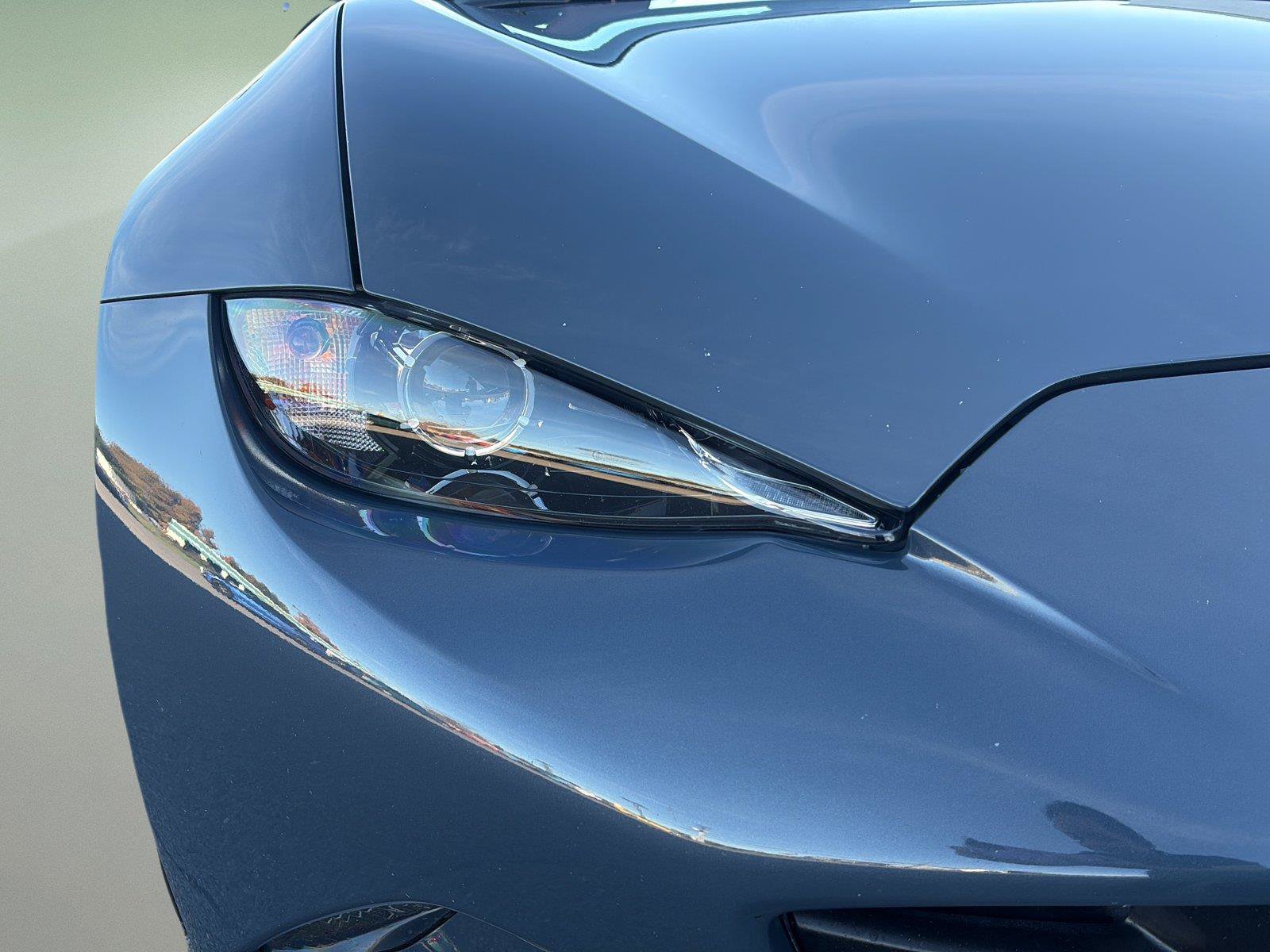 Used 2020 MAZDA MX-5 Miata RF Grand Touring RWD image 9