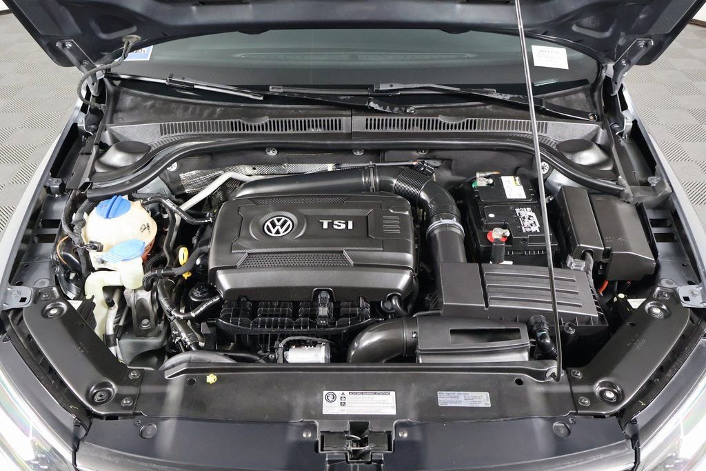 Used 2016 Volkswagen Jetta Sport w/ Lighting Package FWD image 16