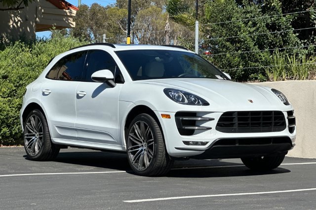 Used 2017 Porsche Macan Turbo AWD/4WD image 7