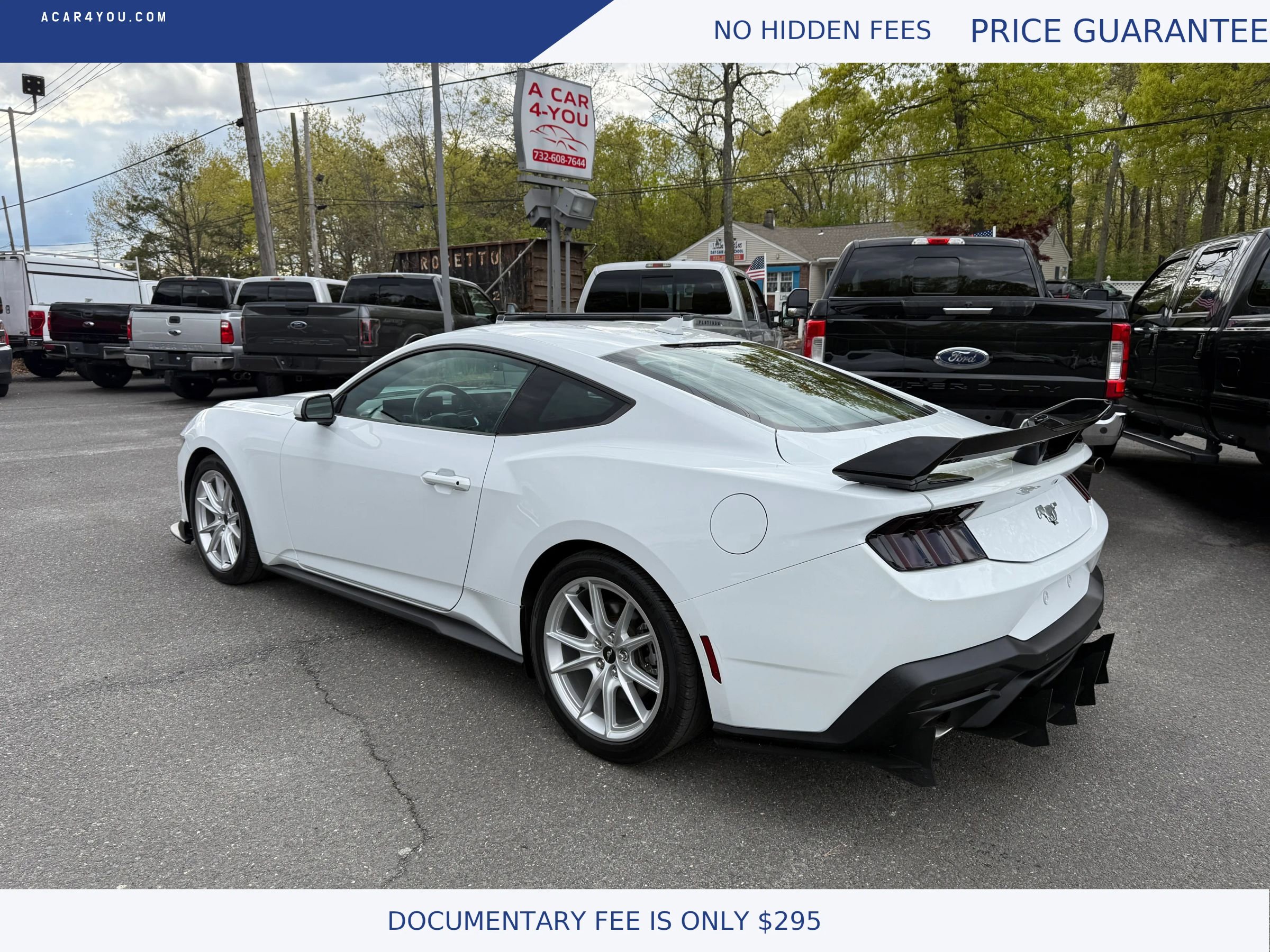 Used 2024 Ford Mustang Coupe RWD image 3