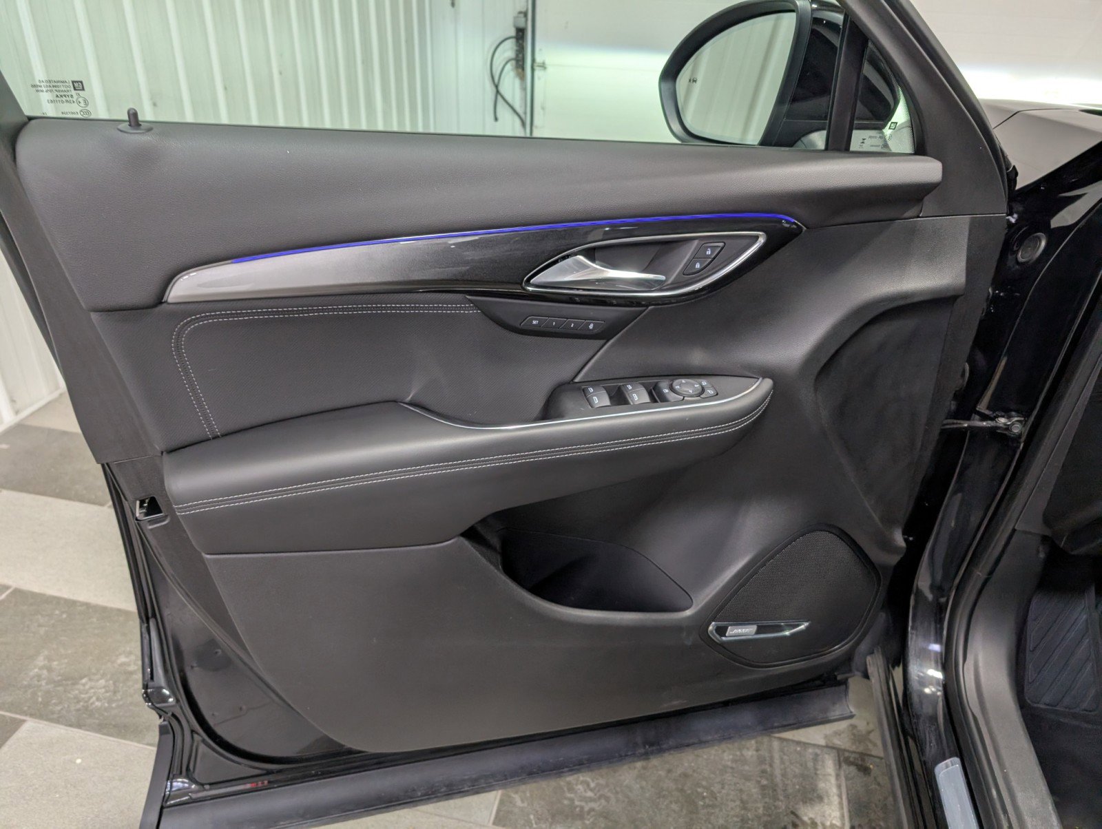 Used 2025 Buick Envision Preferred image 12