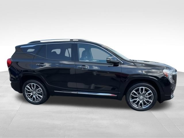 Used 2024 GMC Terrain Denali w/ Denali Premium Package AWD/4WD image 9