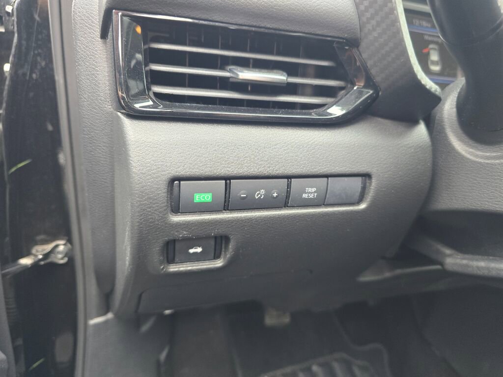 Used 2023 Nissan Sentra SV image 19