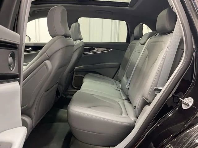 Used 2022 Lincoln Nautilus Reserve image 13