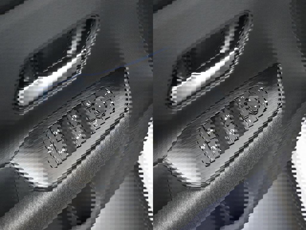 New 2026 Nissan Kicks SV image 11