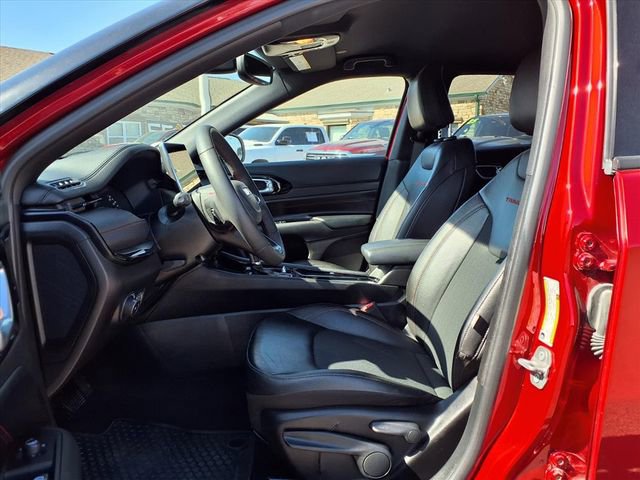 Used 2025 Jeep Compass Trailhawk image 12