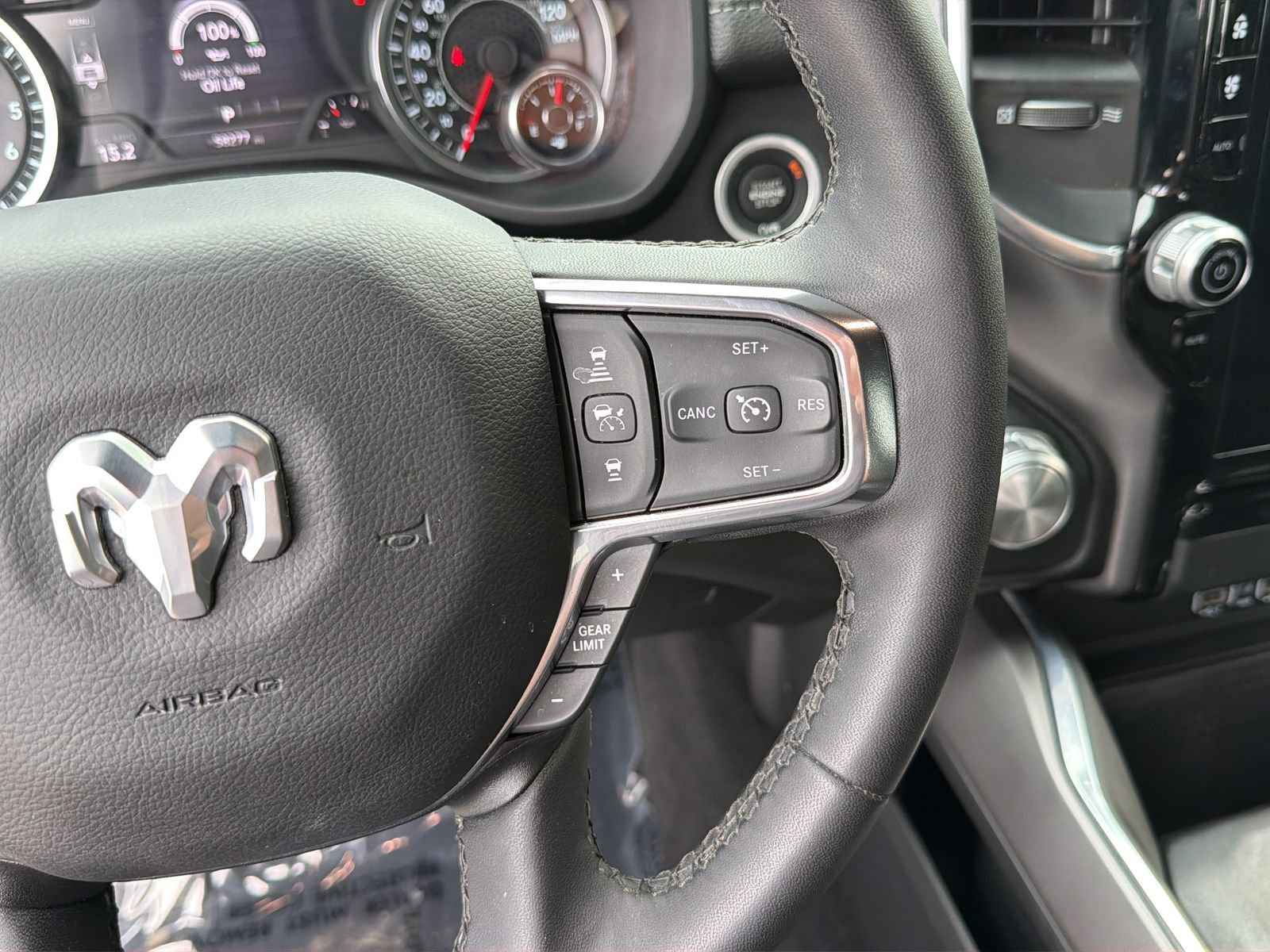Used 2025 RAM 1500 Laramie AWD/4WD image 16