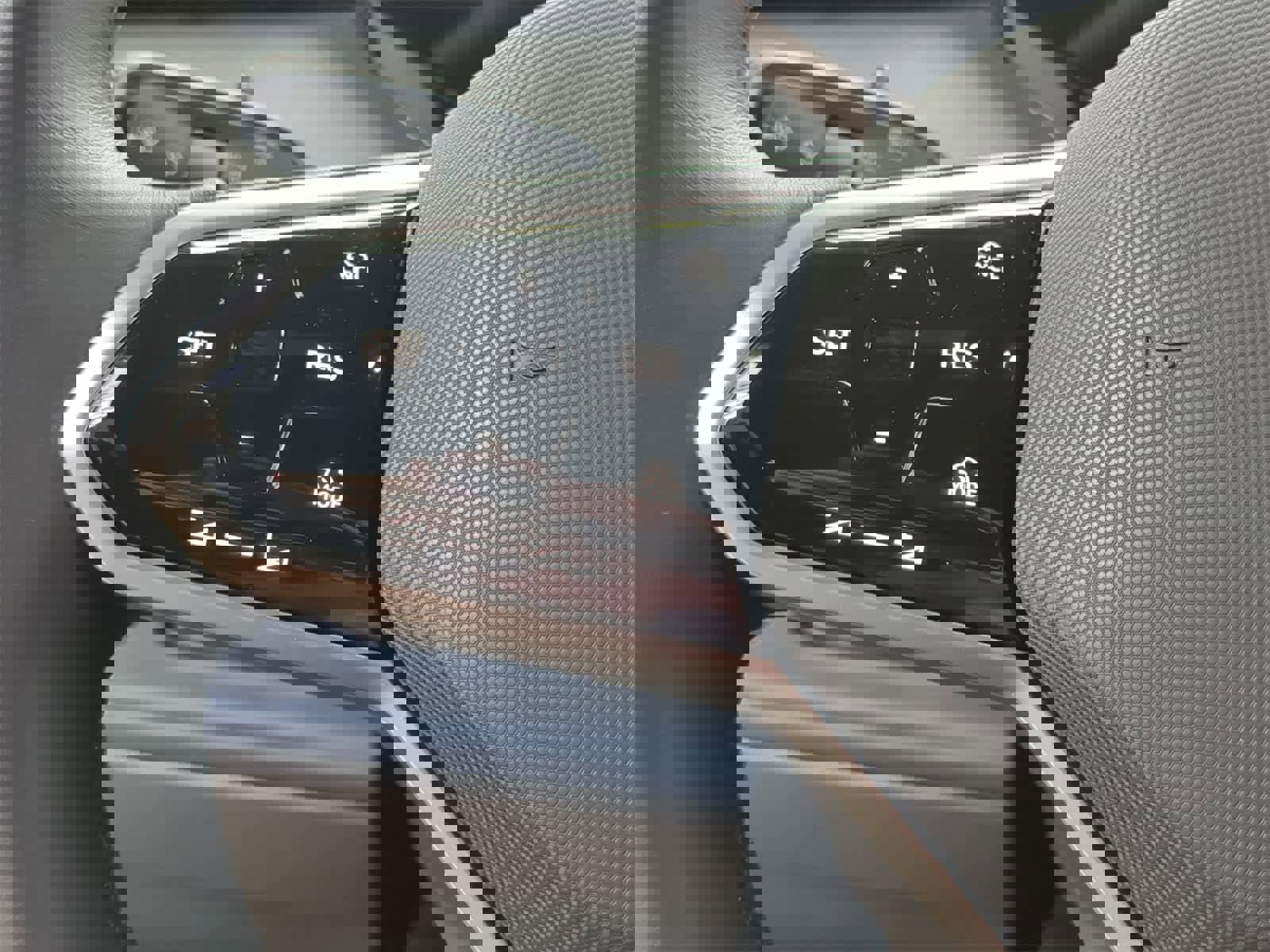 New 2025 Volkswagen ID. Buzz Pro S image 23