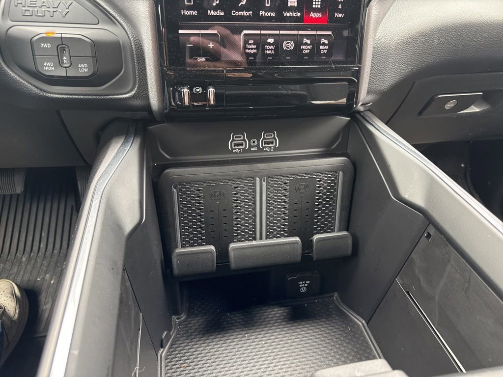 Used 2026 RAM 2500 Laramie AWD/4WD image 19