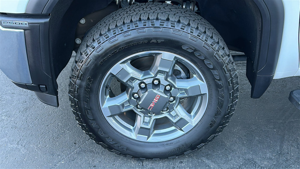 Used 2025 GMC Sierra 2500 SLT w/ SLT Premium Package image 9