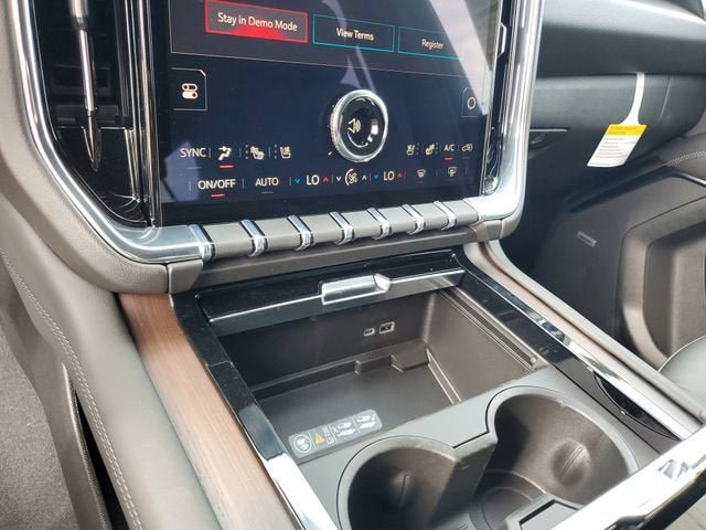 New 2026 GMC Yukon XL Denali w/ Denali Reserve Package AWD/4WD image 23