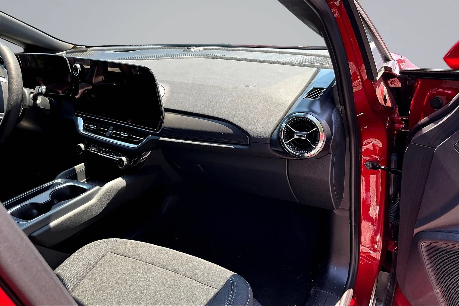 Used 2026 Chevrolet Equinox EV LT FWD image 25