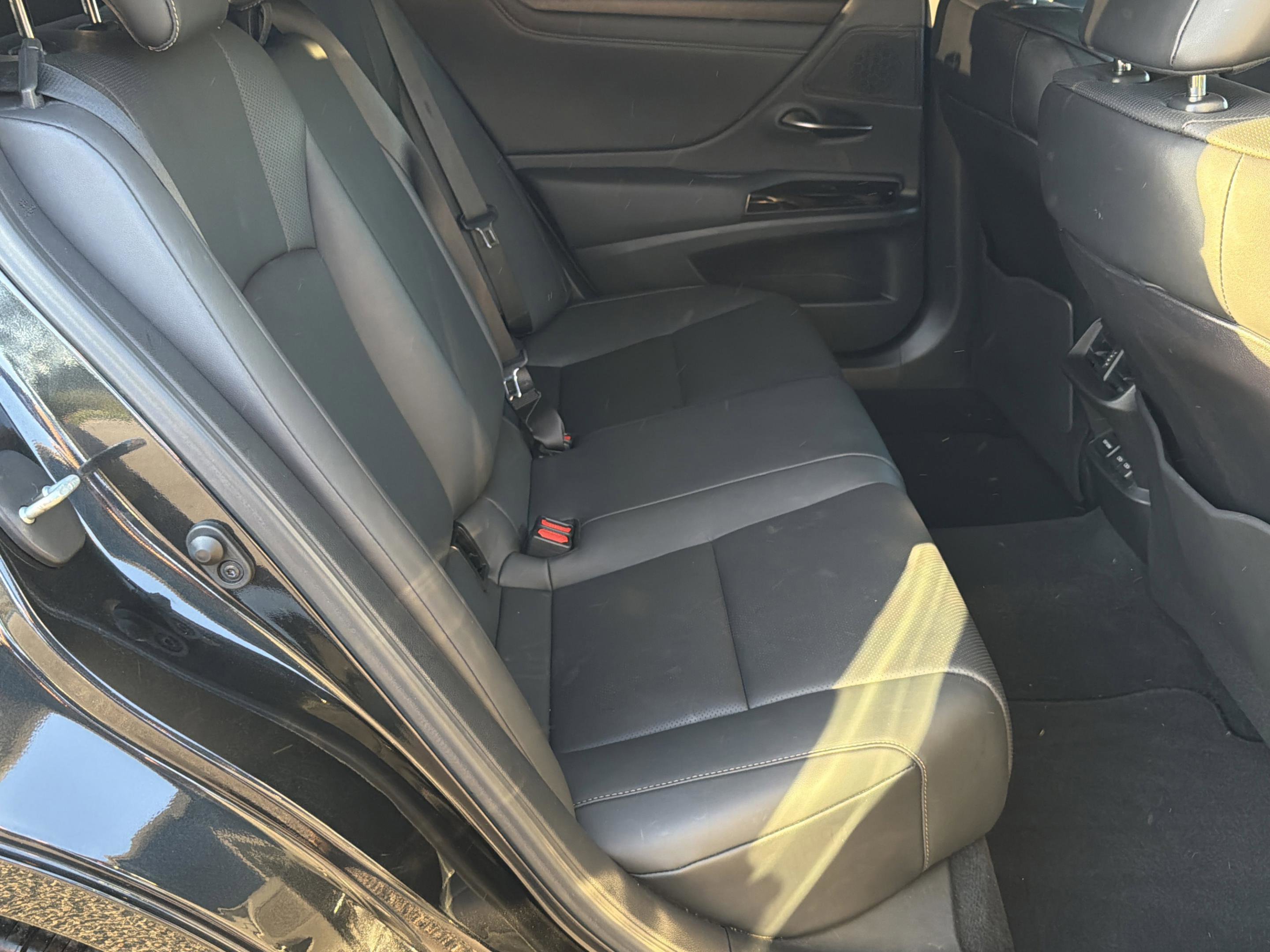 Used 2024 Lexus ES 350 w/ Premium Package image 26