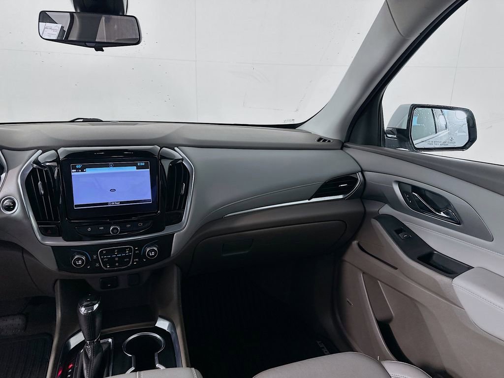 Used 2019 Chevrolet Traverse LT w/ LT Premium Package image 24
