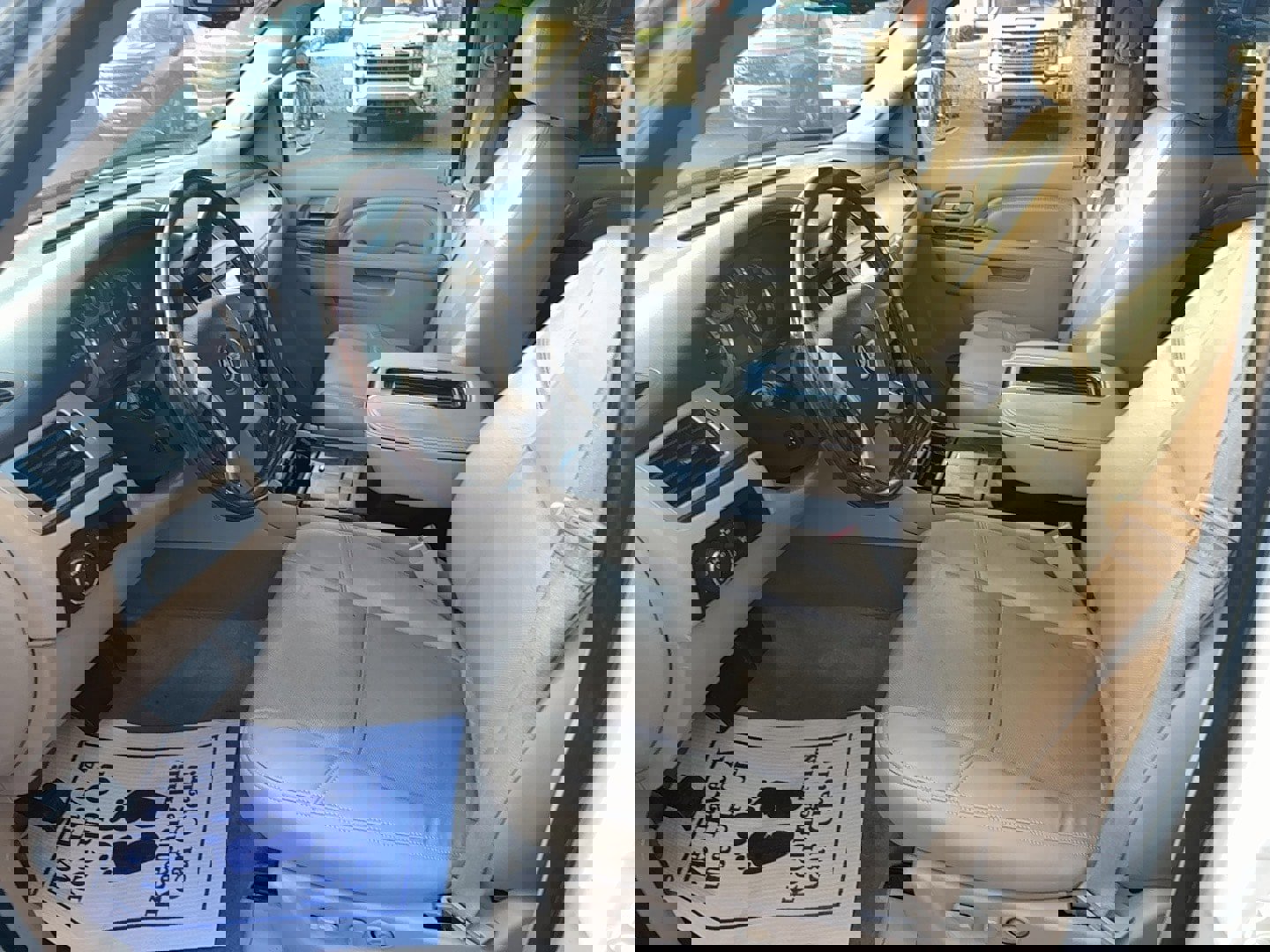 Used 2014 Cadillac Escalade Luxury image 11