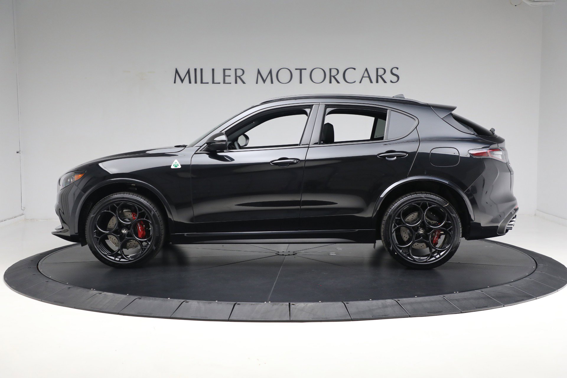 New 2024 Alfa Romeo Stelvio Quadrifoglio w/ Active Assist Plus Package AWD/4WD image 7