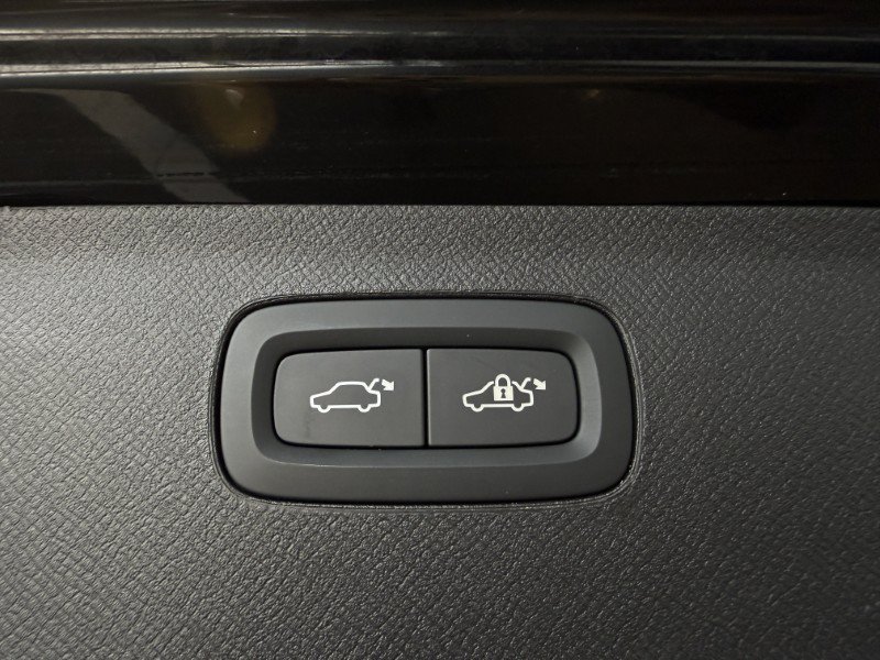 Used 2025 Volvo XC90 B6 Plus AWD/4WD image 42