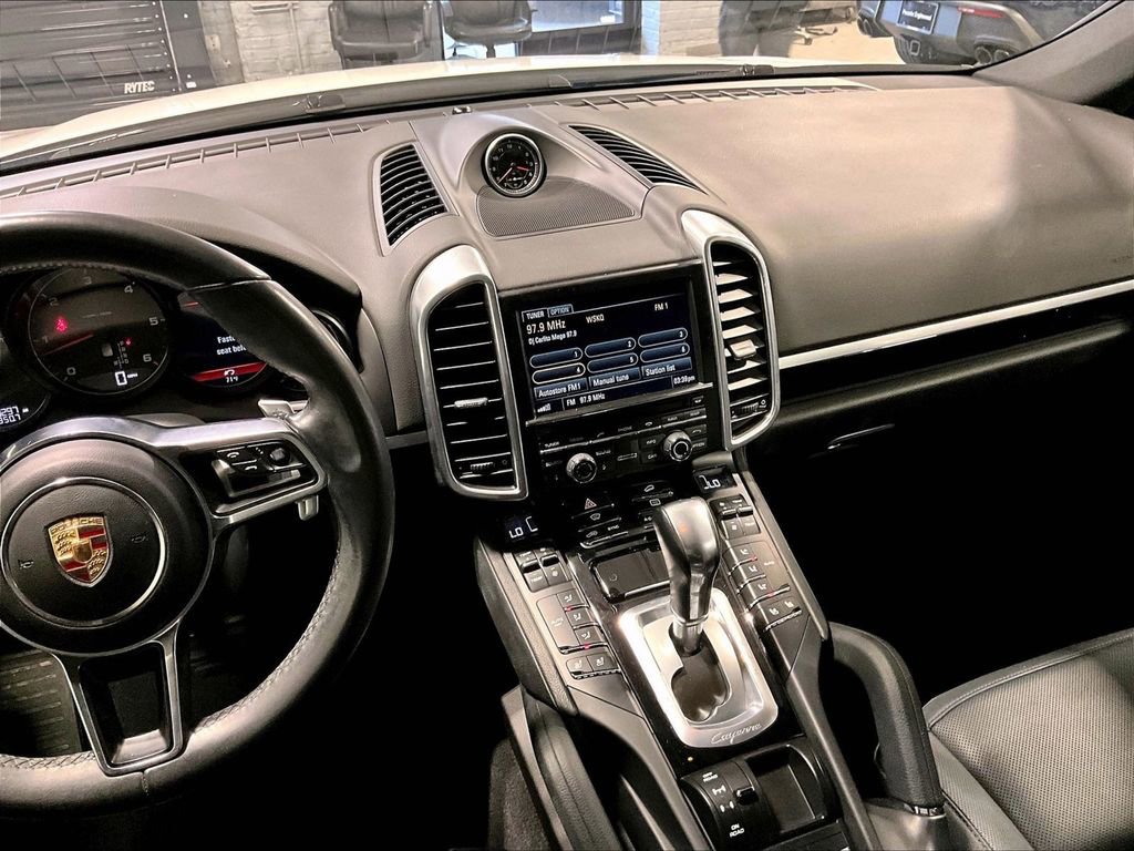 Used 2015 Porsche Cayenne Diesel image 10