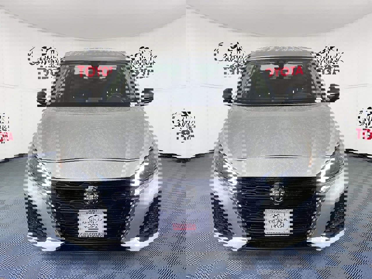 Used 2024 Nissan Altima 2.5 SV image 2