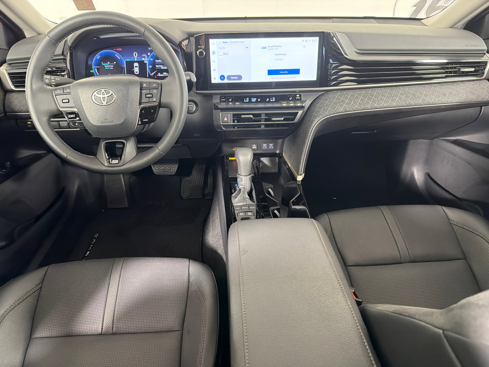 Used 2025 Toyota Camry XLE FWD image 23