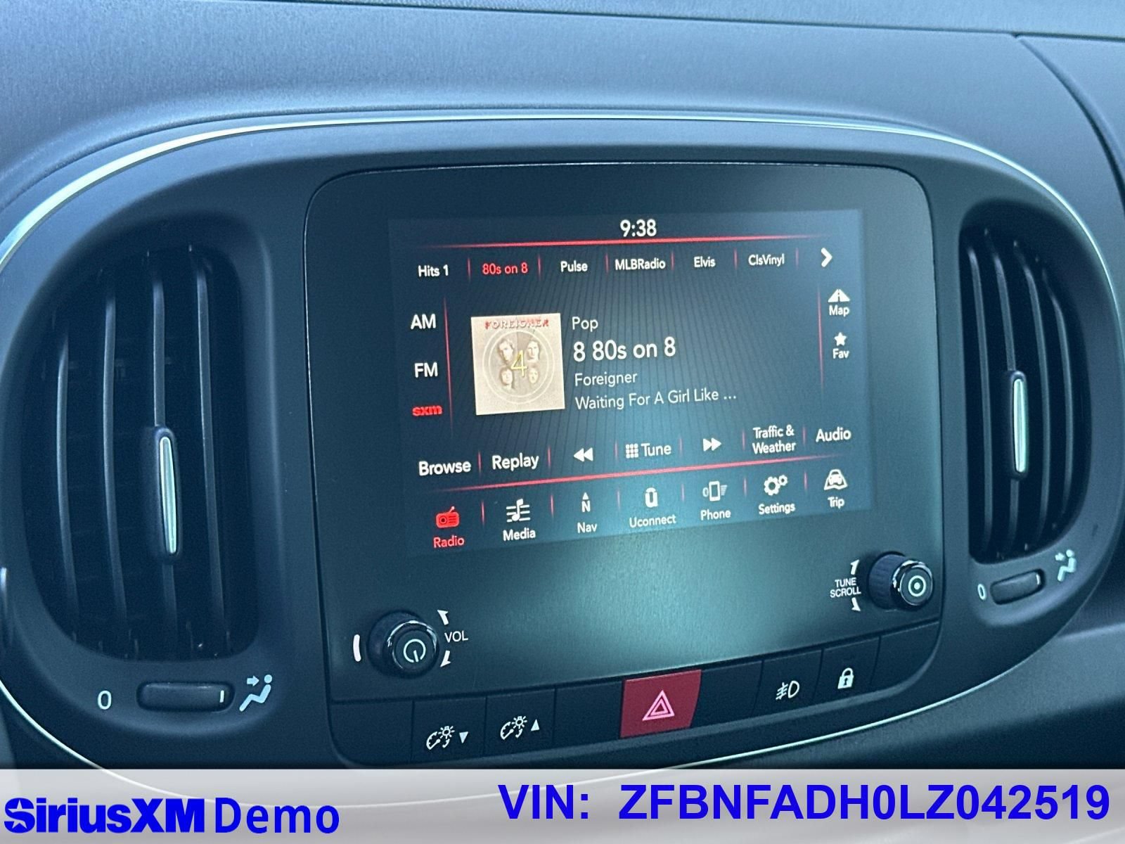 Used 2020 FIAT 500L Trekking w/ Popular Equipment Group FWD image 26