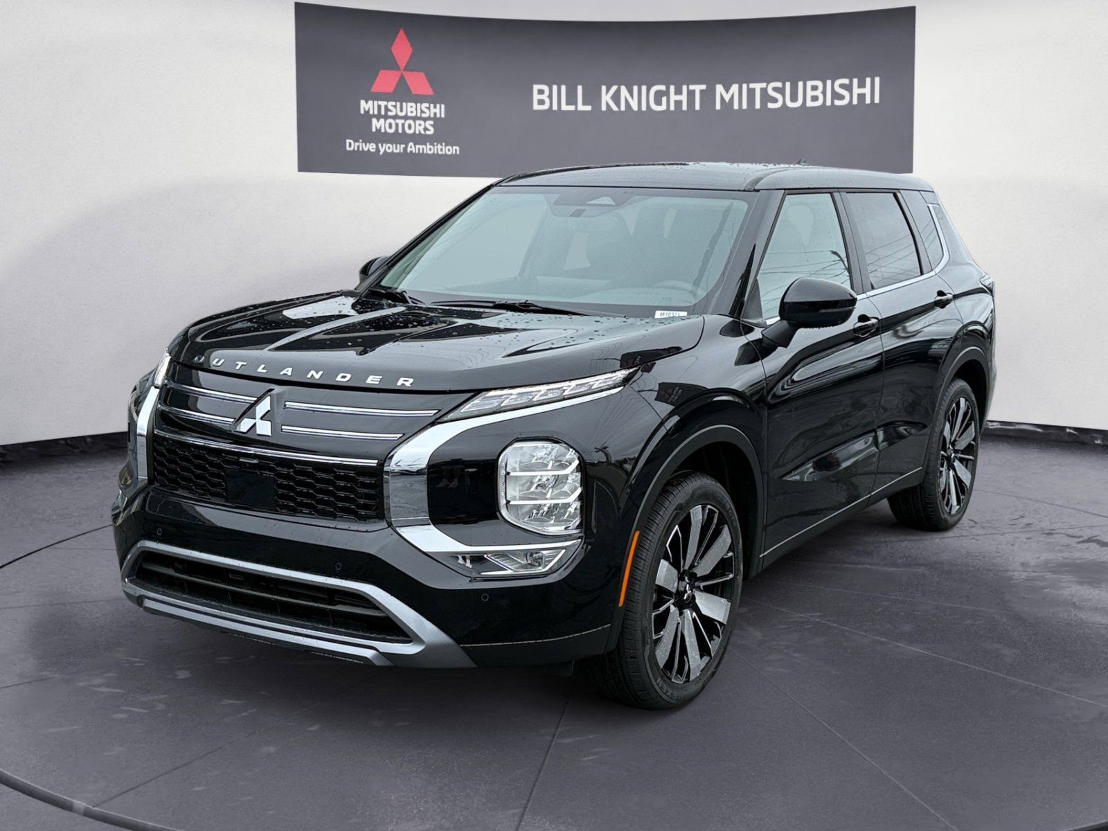 Used 2025 Mitsubishi Outlander SE AWD/4WD image 1